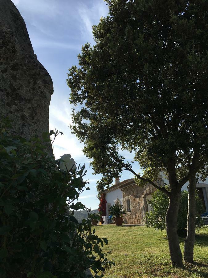 Lu Cuccumiau Country B&B Arzachena Kültér fotó